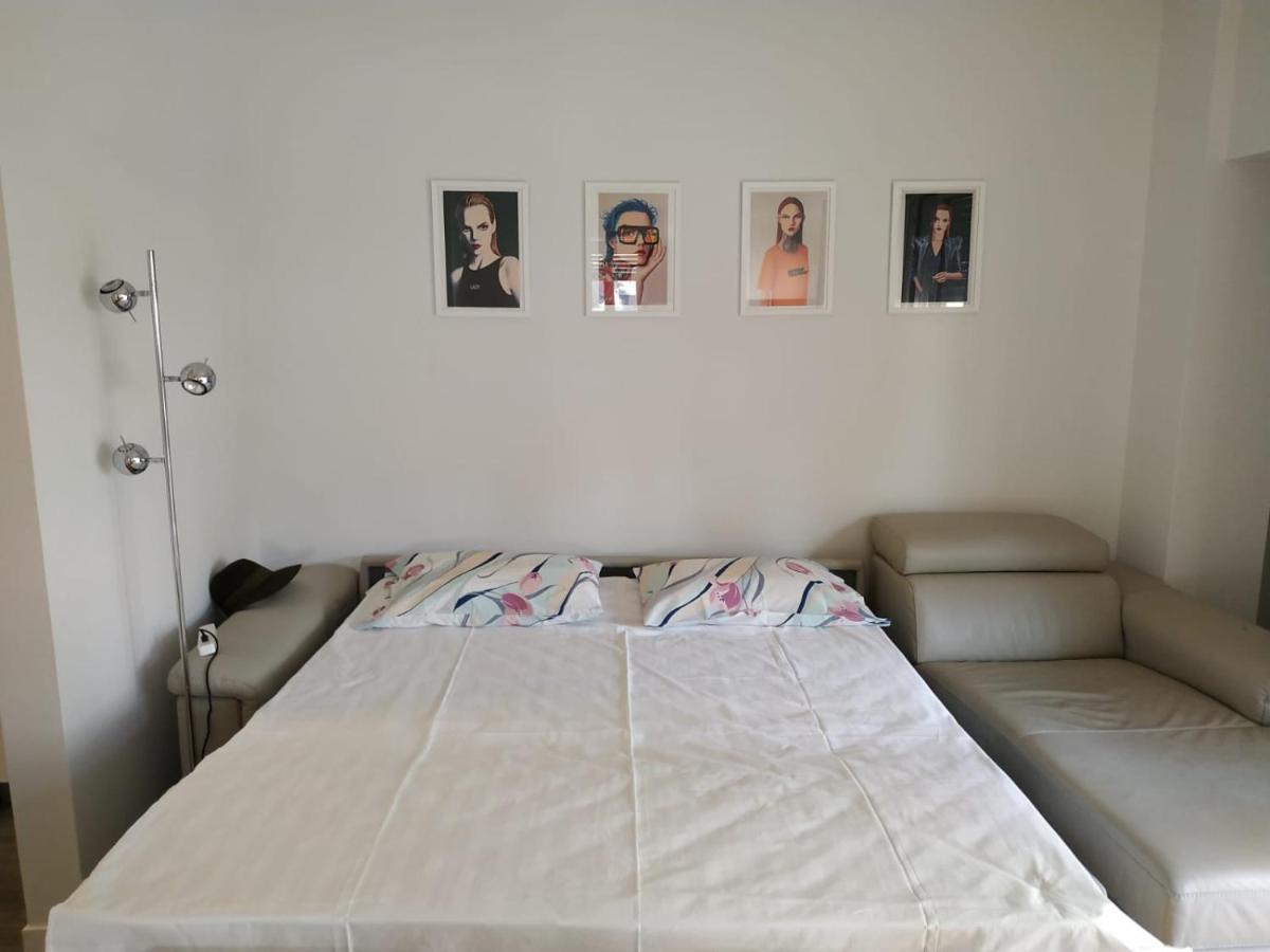 Fully Renovated, Family-Friendly Apartment, Next To A Huge Green Park, In Athens Center 外观 照片